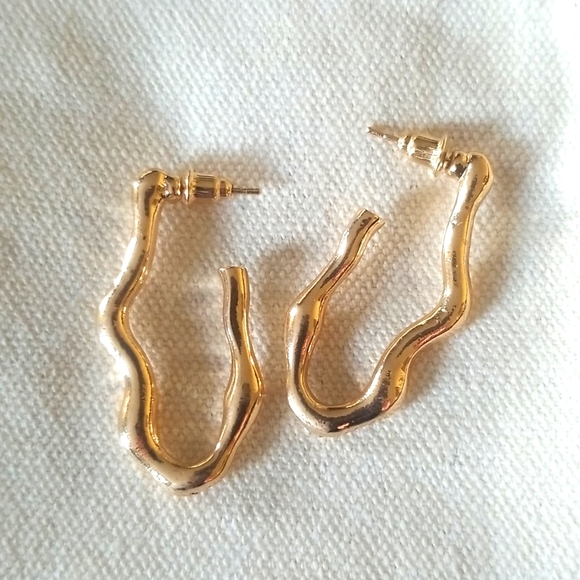 3 for $15 Gold Wave Hoop Earrings - Picture 3 of 5